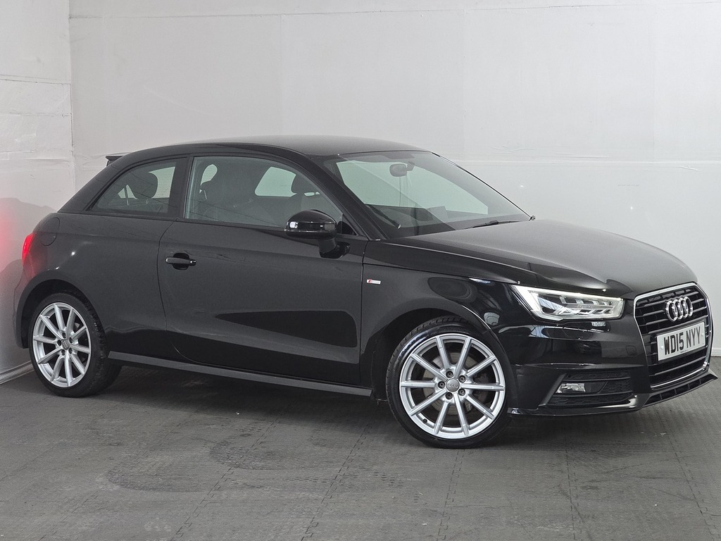 Audi A1 Tdi S Line Black #4