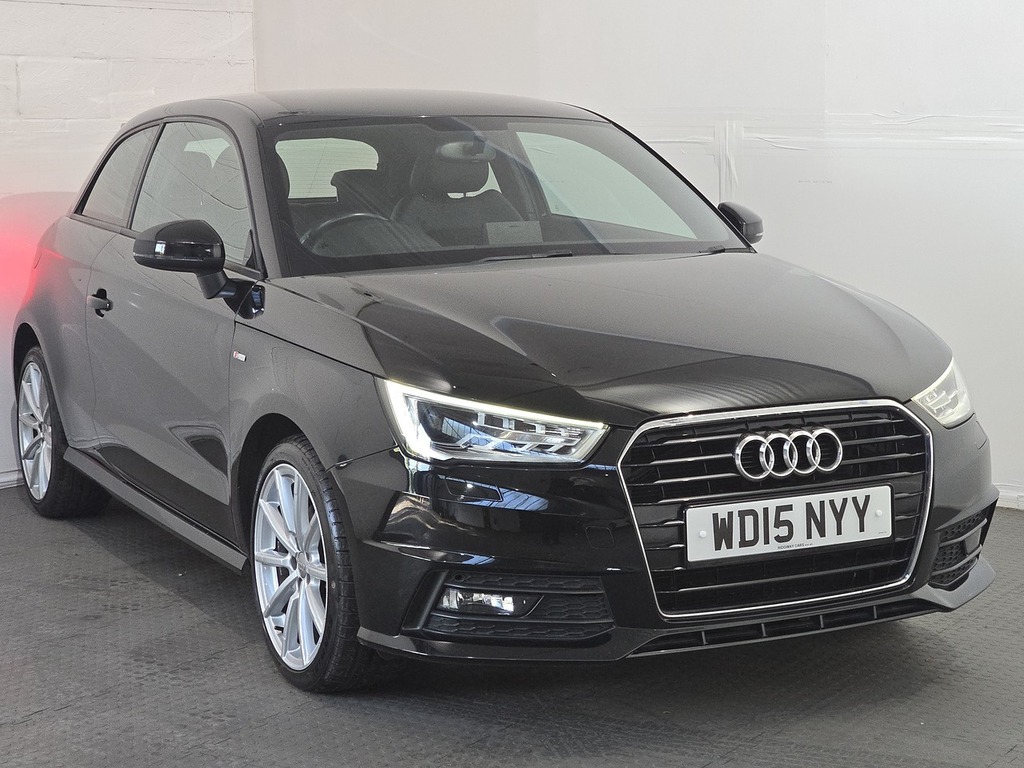 Audi A1 Tdi S Line Black #2