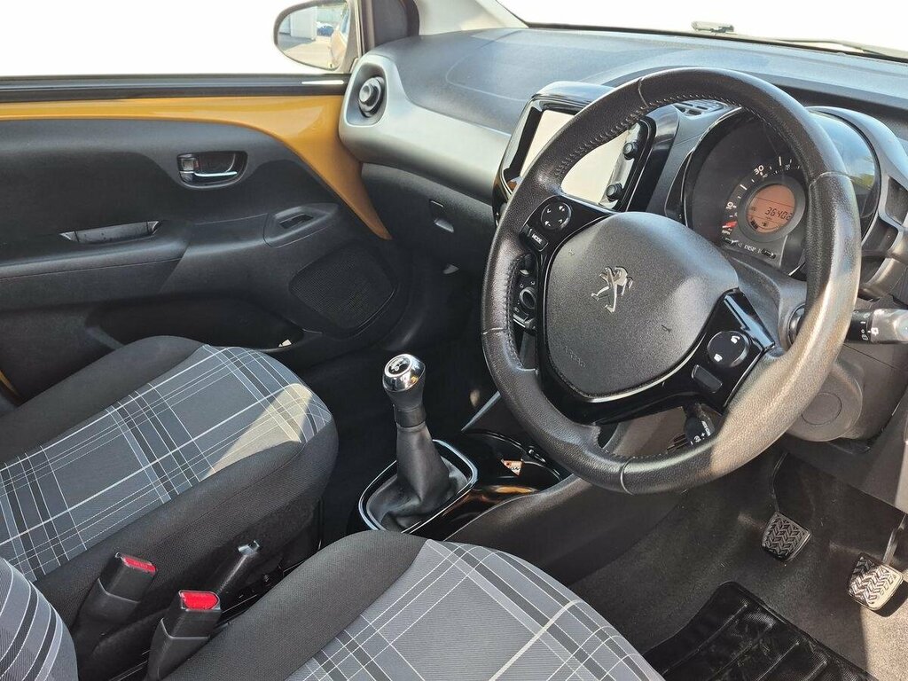 Peugeot 108 1.2 Puretech Allure - 2017 17 Yellow #6