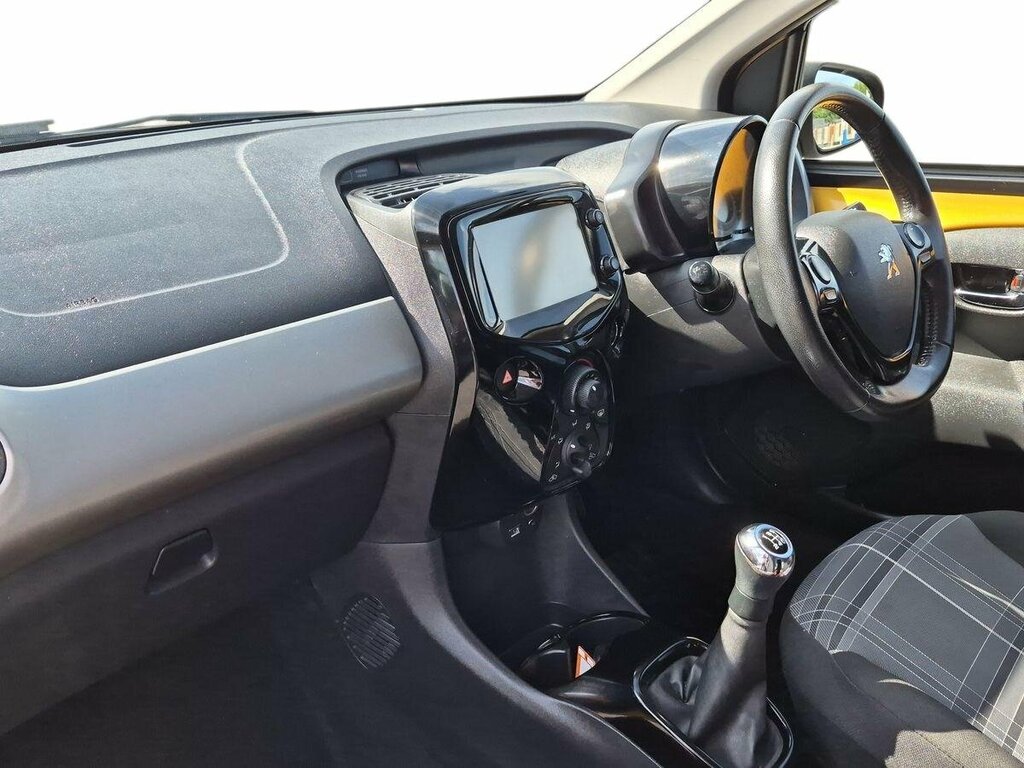 Peugeot 108 1.2 Puretech Allure - 2017 17 Yellow #2