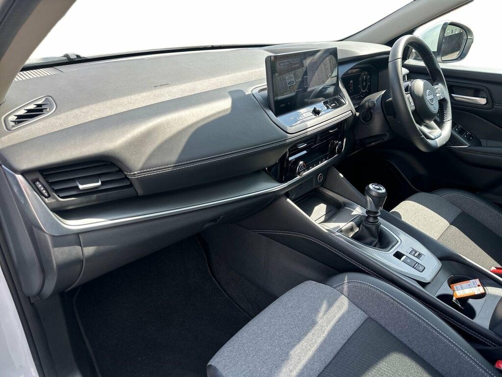 Nissan Qashqai 1.3 Dig-t Mhev N-connecta - 2024 74 OY74YSK White #2