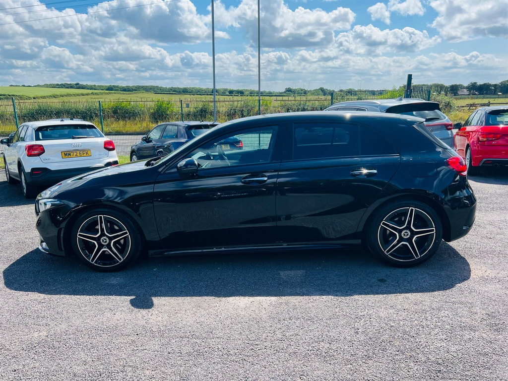 Mercedes-Benz A Class 1.3 Amg Line Premium 7G-dct Euro 6 Ss Black #4