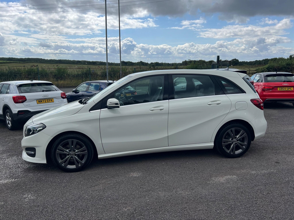Mercedes-Benz B Class 1.6 B180 Exclusive Edition Euro 6 Ss White #4