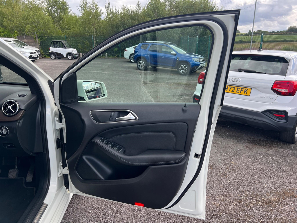 Mercedes-Benz B Class 2.1L B 200 D Amg Line Premium 134 Bhp Silver #15