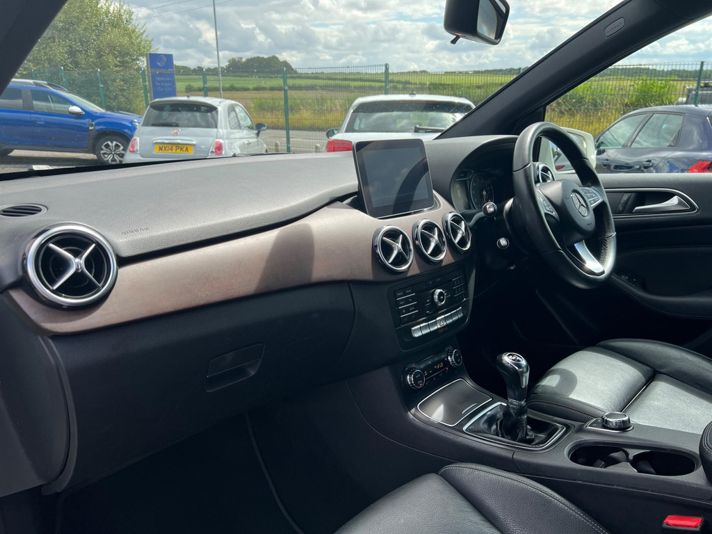 Mercedes-Benz B Class 2.1L B 200 D Amg Line Premium 134 Bhp Silver #37