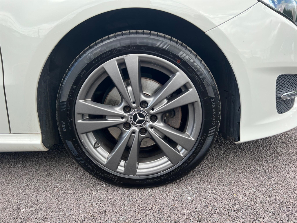 Mercedes-Benz B Class 2.1L B 200 D Amg Line Premium 134 Bhp Silver #11
