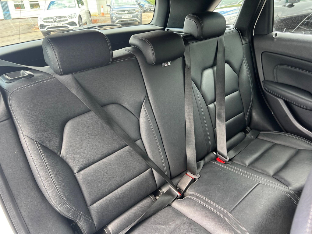 Mercedes-Benz B Class 2.1L B 200 D Amg Line Premium 134 Bhp Silver #34