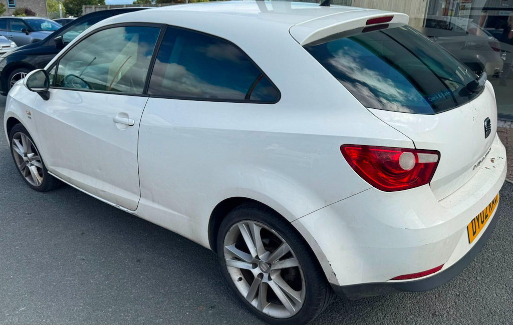 Seat Ibiza 1.4 16V Good Stuff Euro 5 Red #6