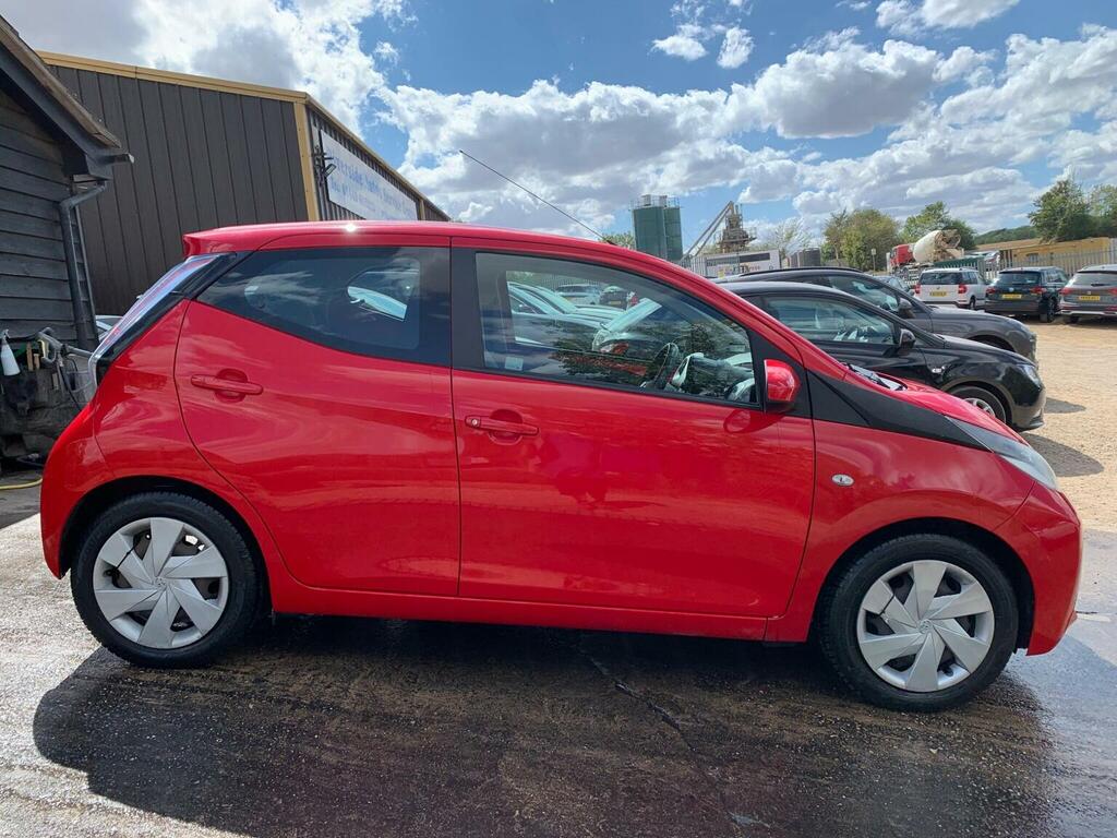 Toyota Aygo Vvt-i X-play Euro 5 Euro 5 KY65BND Red #5