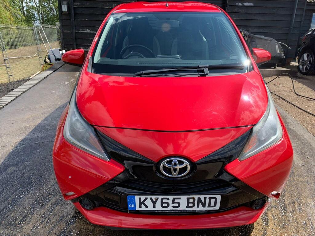 Toyota Aygo Vvt-i X-play Euro 5 Euro 5 KY65BND Red #2