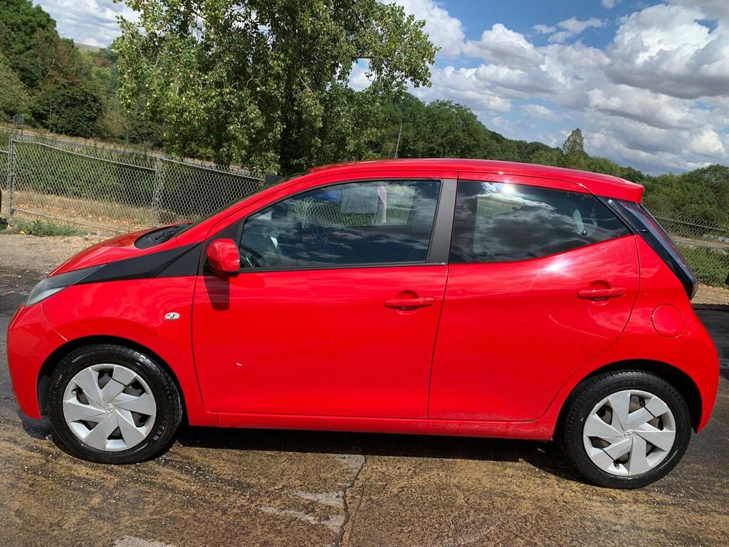Toyota Aygo Vvt-i X-play Euro 5 Euro 5 KY65BND Red #4