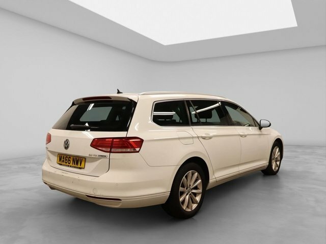 Volkswagen Passat 2016 2.0 Tdi Bluemotion Tech Se Business Estate MA66NWV White #4