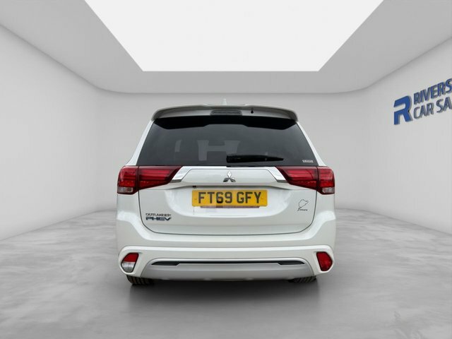 Mitsubishi Outlander 2020 2.4H Twinmotor 13.8Kwh Dynamic Suv FT69GFY White #5
