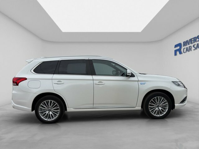 Mitsubishi Outlander 2020 2.4H Twinmotor 13.8Kwh Dynamic Suv FT69GFY White #3