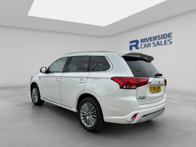 Mitsubishi Outlander 2020 2.4H Twinmotor 13.8Kwh Dynamic Suv FT69GFY White #6