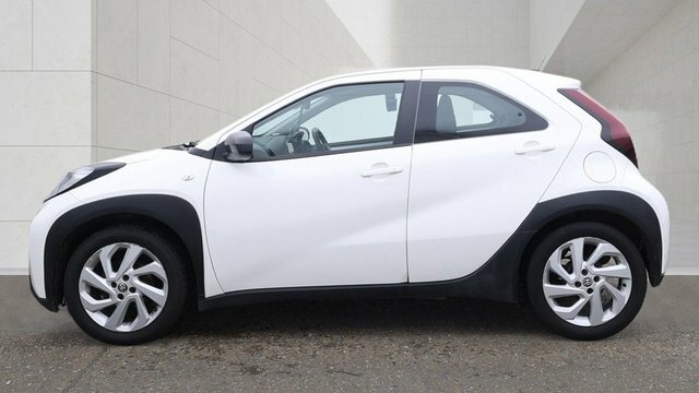 Toyota Aygo X 2023 1.0 Vvt-i Pure Hatchback X-shift E White #6