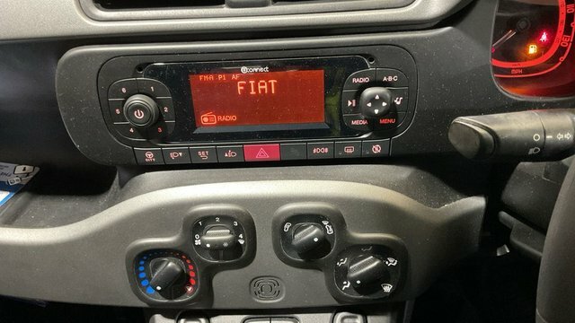 Fiat Panda Twin Air Cross 5-Door Green #11
