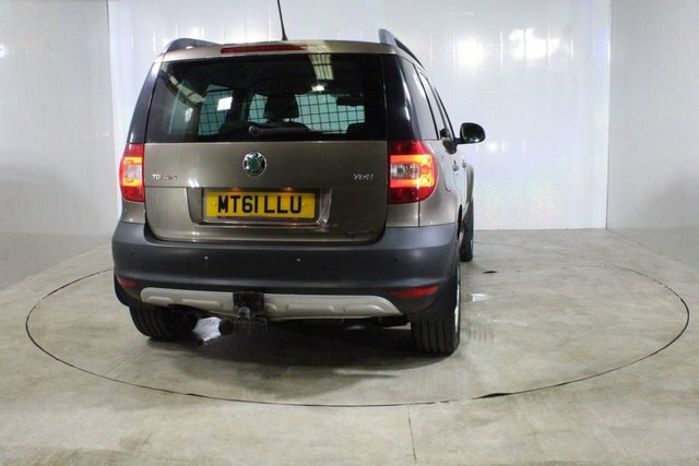 Skoda Yeti Tdi Urban U259 Silver #14