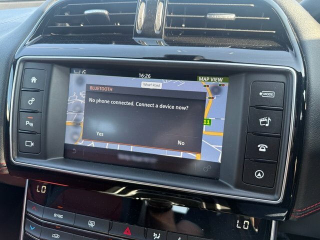 Jaguar XE 2.0 R-sport Meridian Sound Red #18