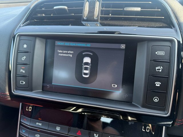 Jaguar XE 2.0 R-sport Meridian Sound Red #16