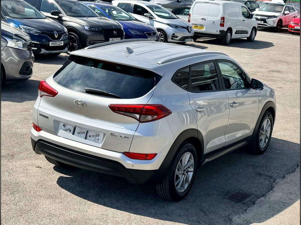 Hyundai Tucson 1.7 Crdi Blue Drive Premium Euro 6 Ss Silver #4
