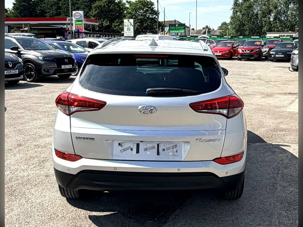 Hyundai Tucson 1.7 Crdi Blue Drive Premium Euro 6 Ss Silver #3