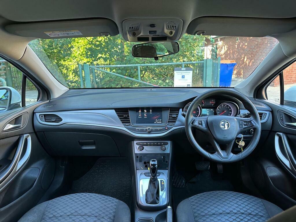 Vauxhall Astra 1.6 Cdti Blueinjection Sri Nav Sports Tourer White #3