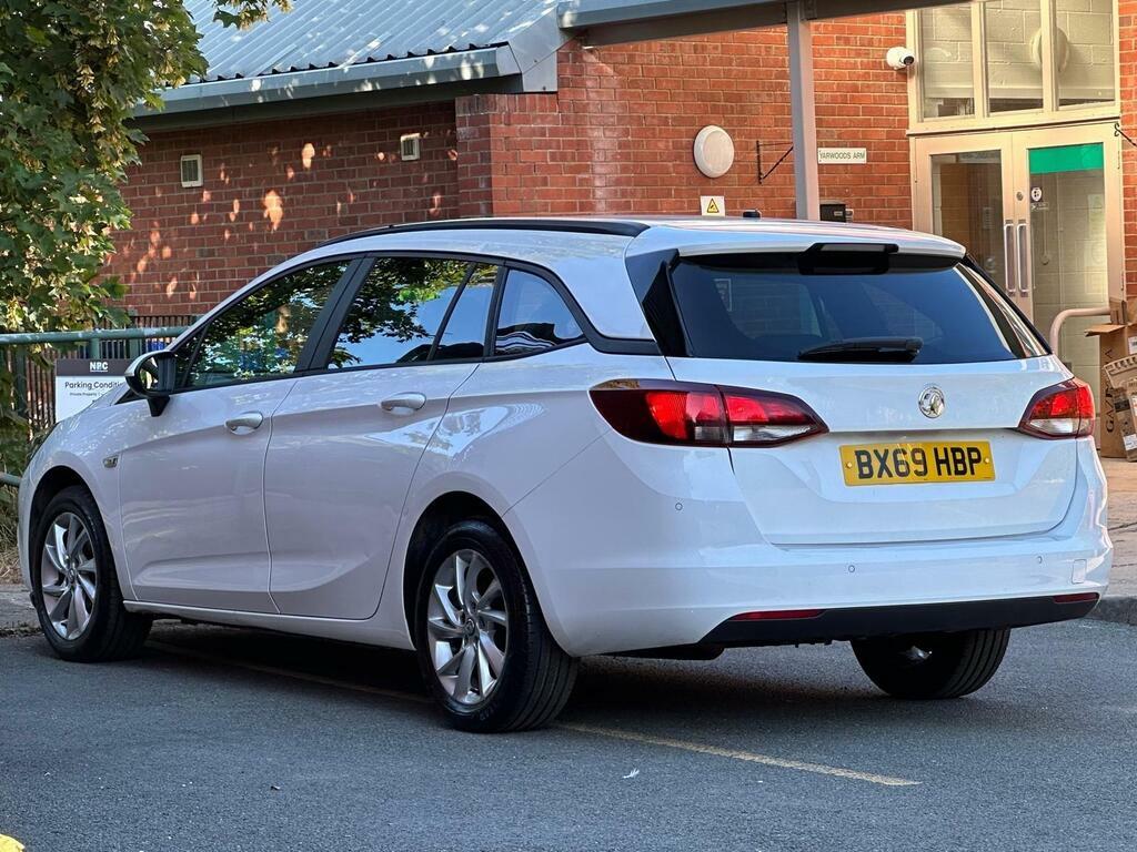 Vauxhall Astra 1.6 Cdti Blueinjection Sri Nav Sports Tourer White #4