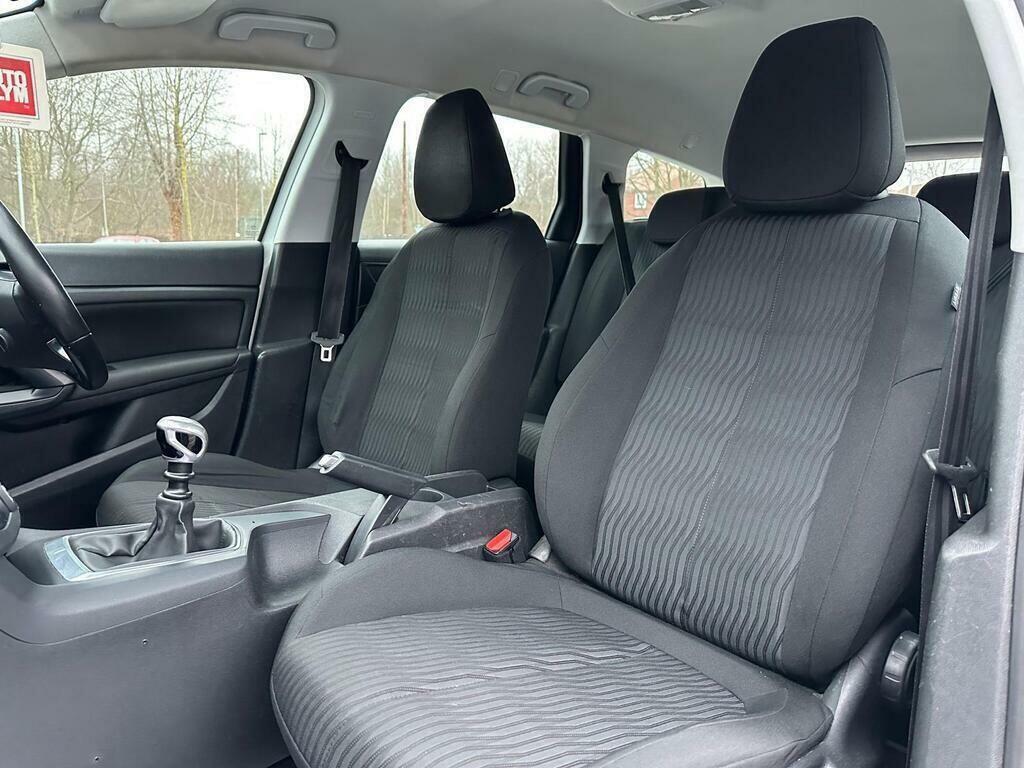 Peugeot 308 SW 1.5 Bluehdi Gt Estate White #2