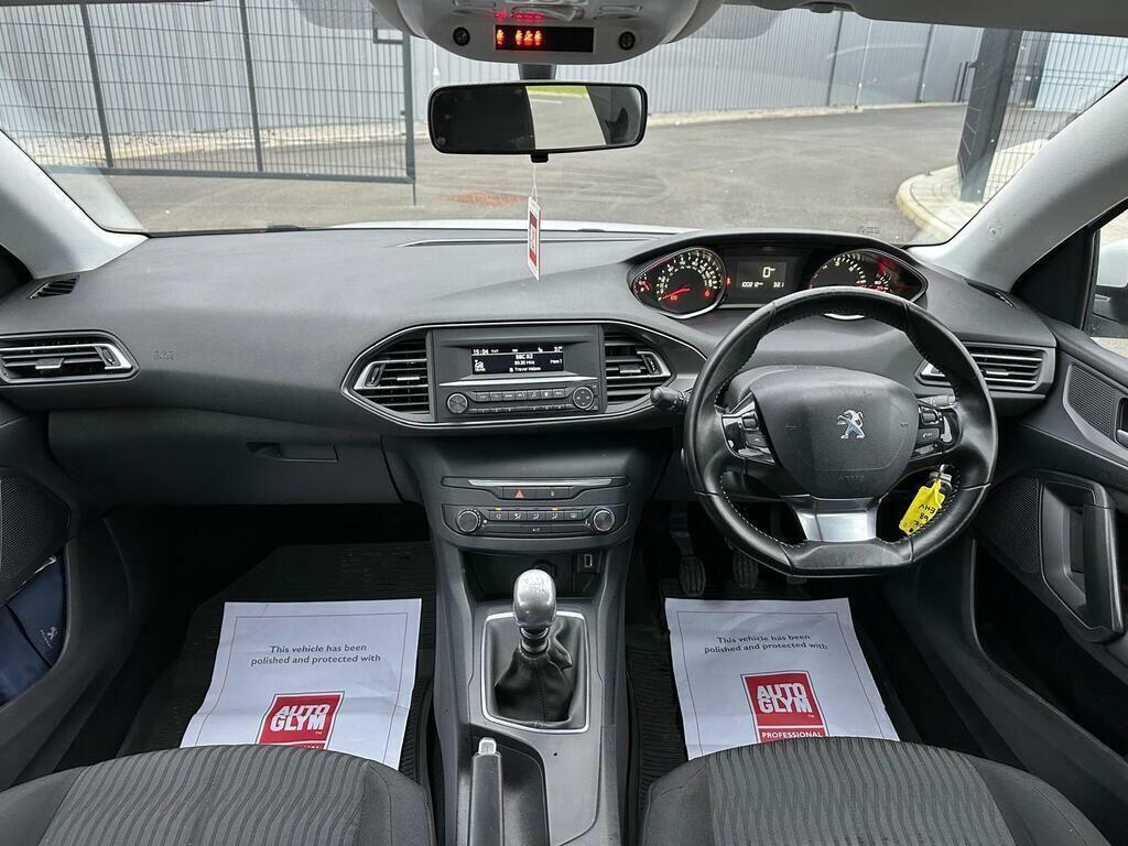 Peugeot 308 SW 1.5 Bluehdi Gt Estate White #4
