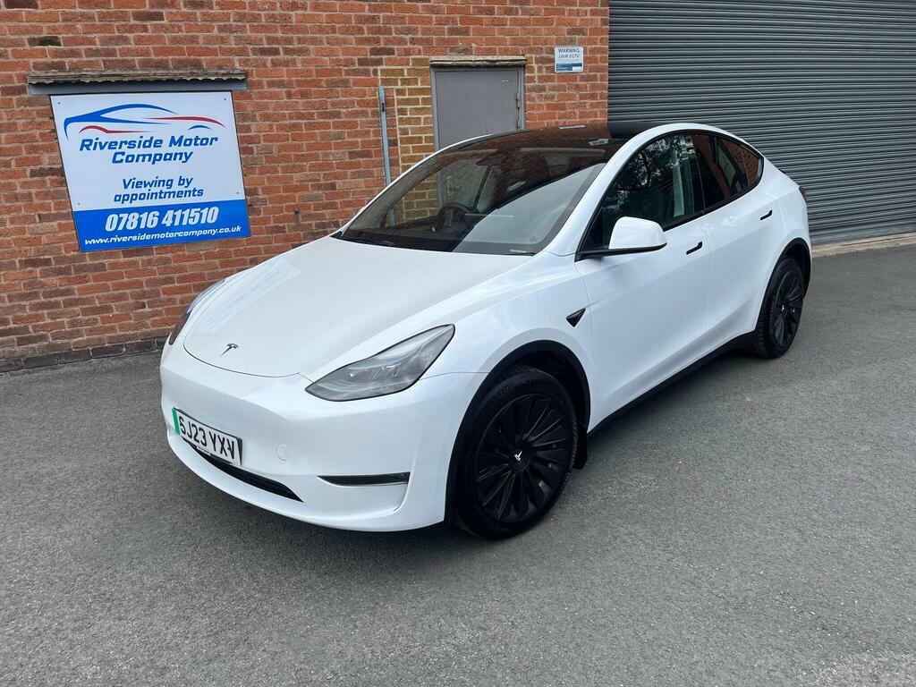 Tesla Model Y Dual Motor Long Range 4Wde White