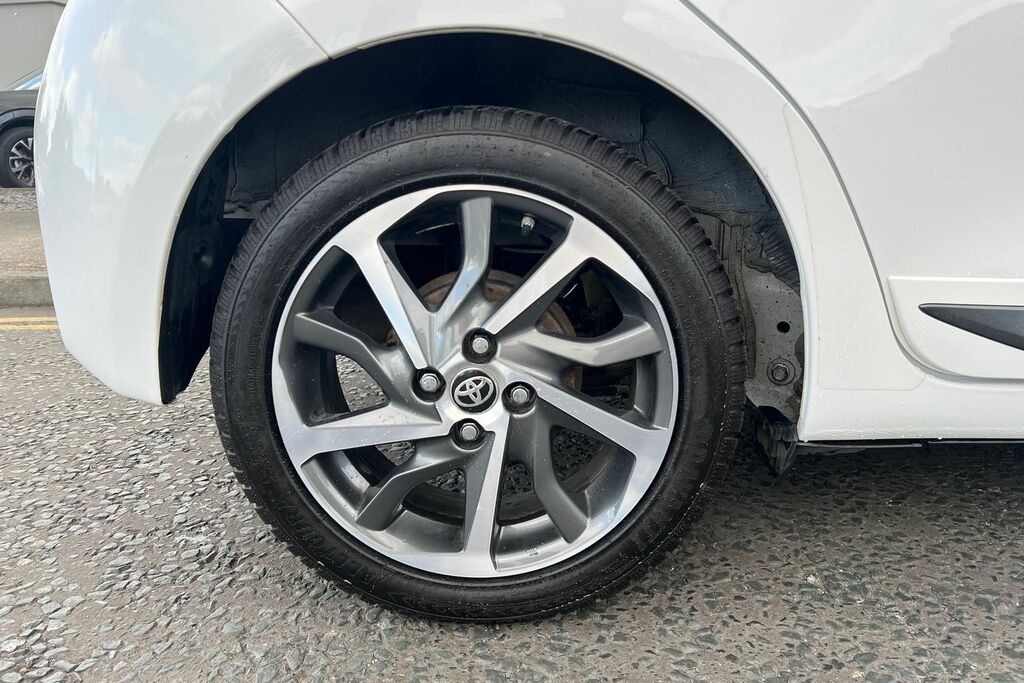 Toyota Yaris 1.5 Vvt-i Y20 Bi-tone Euro 6 YF20LWX White #5