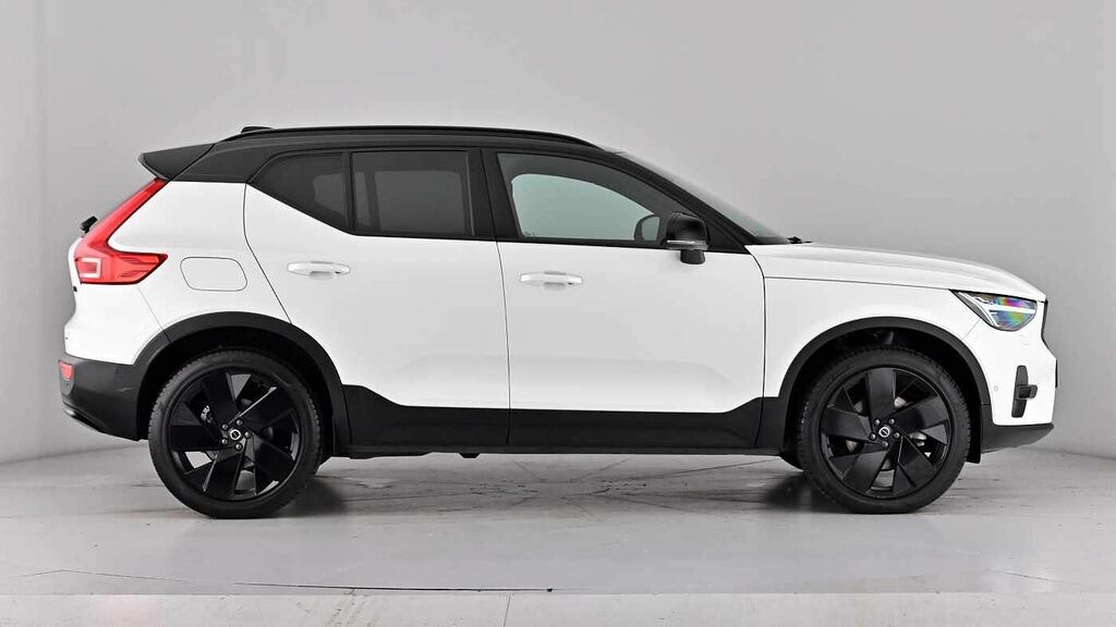 Volvo XC40 Black Edition Ultra, B4 Mild Hybrid, YG75GKY White #3