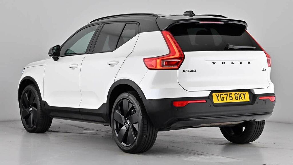 Volvo XC40 Black Edition Ultra, B4 Mild Hybrid, YG75GKY White #2