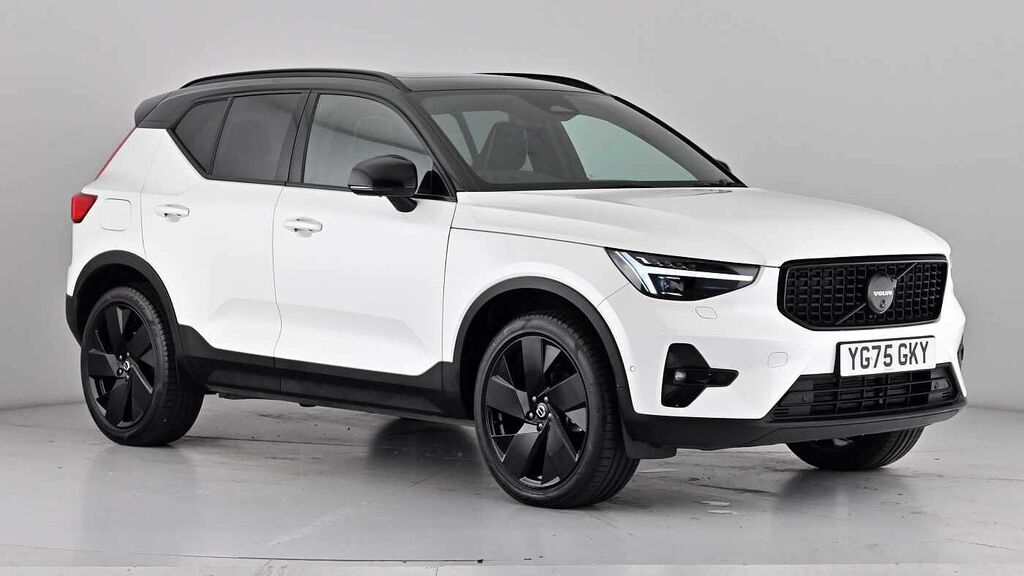 Volvo XC40 Black Edition Ultra, B4 Mild Hybrid, YG75GKY White