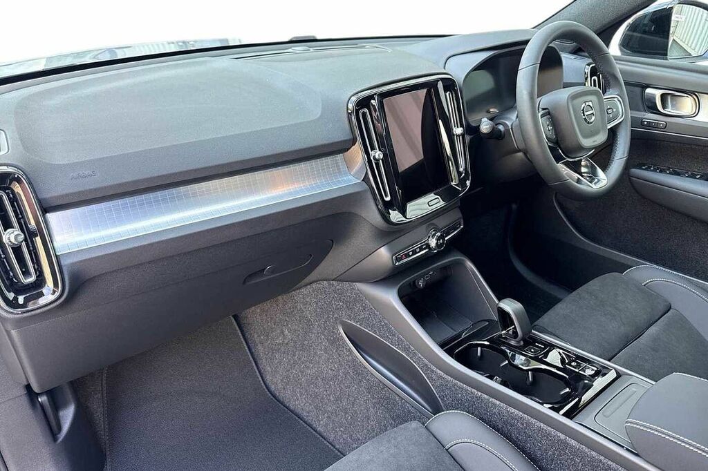 Volvo XC40 Plus, B3 Mild Hybrid, Dark Delivery Mileag YW26KGU Silver #4