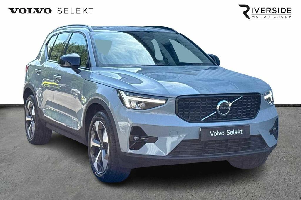 Volvo XC40 Plus, B3 Mild Hybrid, Dark Delivery Mileag YW26DWP Grey #2