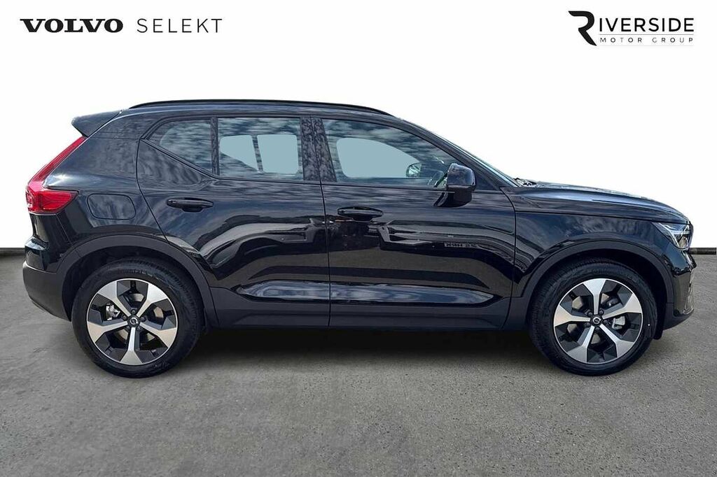 Volvo XC40 Plus, B3 Mild Hybrid, Dark Delivery Mileag YW26GVJ Black #4