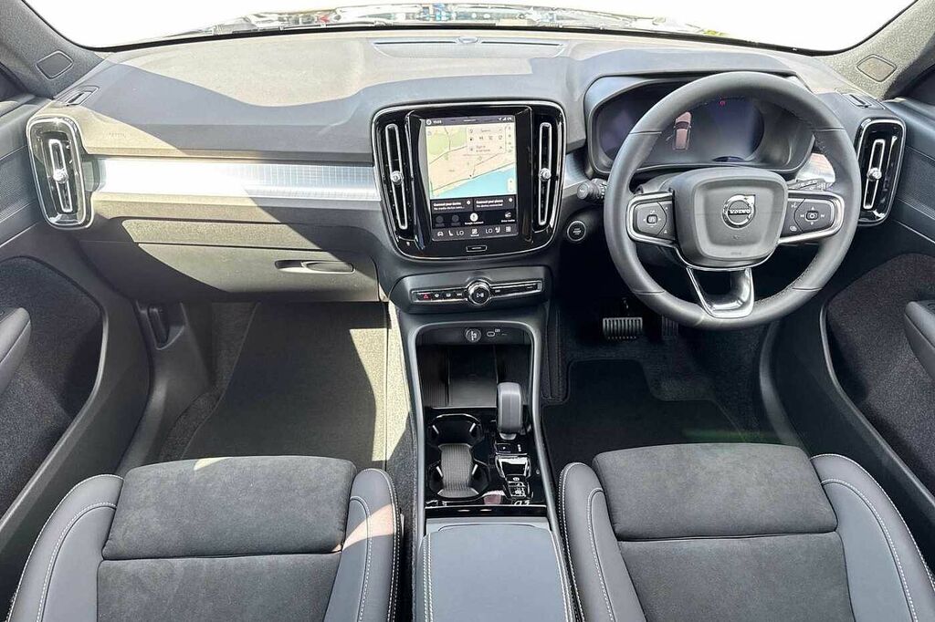 Volvo XC40 Plus, B3 Mild Hybrid, Dark Delivery Mileag YW26GVJ Black #6