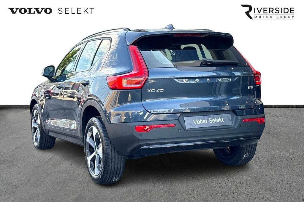 Volvo XC40 Plus, B3 Mild Hybrid, Dark Delivery Mileag YY26ZZF Blue #3