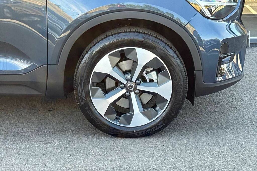 Volvo XC40 Plus, B3 Mild Hybrid, Dark Delivery Mileag YY26ZZF Blue #5