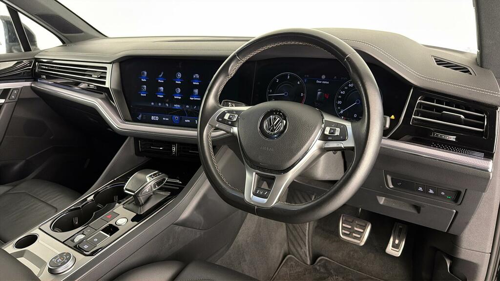 Volkswagen Touareg 3.0 Tdi V6 R-line Tech Tiptronic 4Motion Euro 6 S VK19RNU Black #6