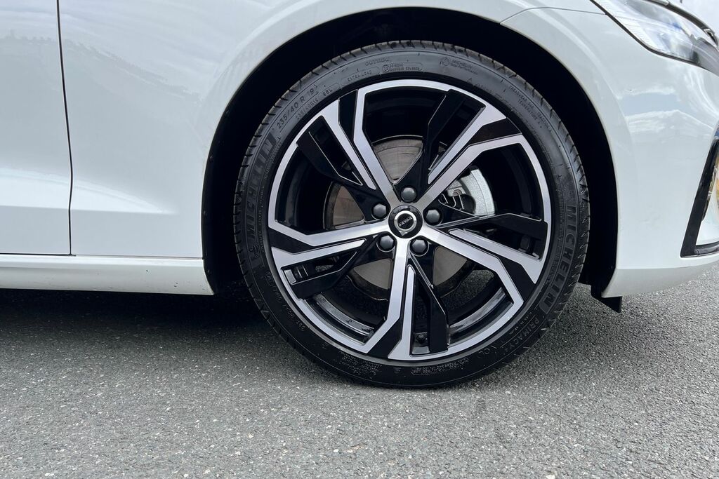 Volvo V60 Plus, B4 Mild Hybrid, Darkdemonstrator YB26WKT White #5