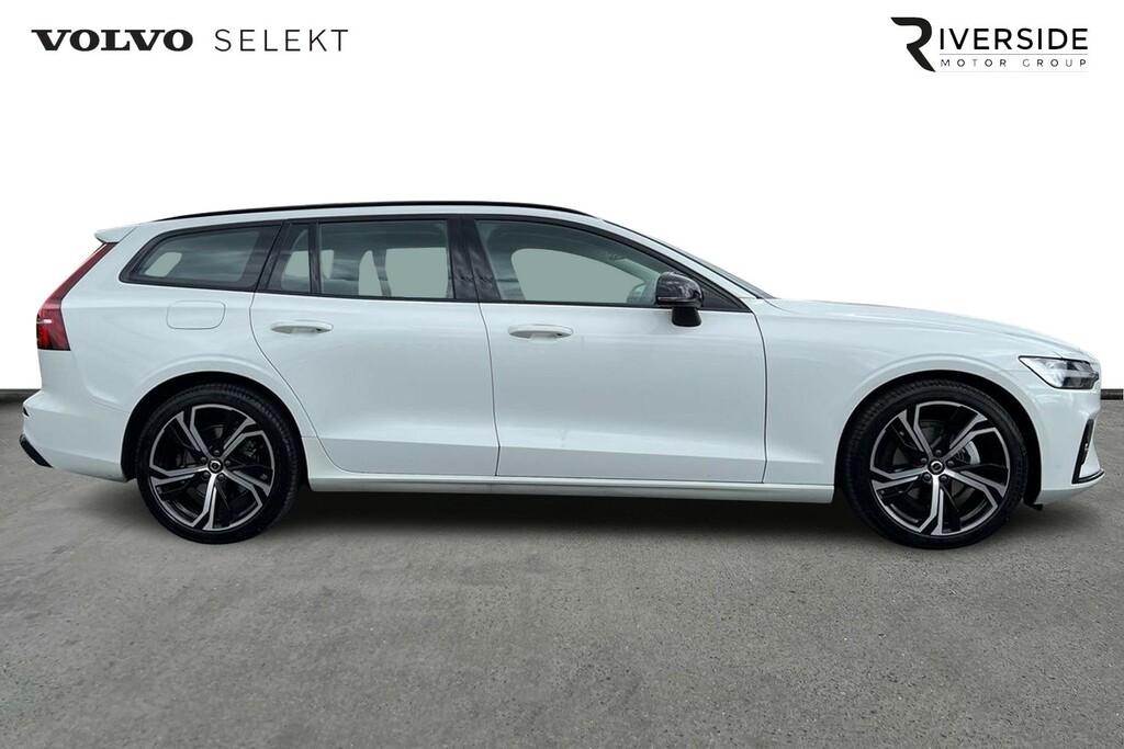Volvo V60 Plus, B4 Mild Hybrid, Darkdemonstrator YB26WKT White #4
