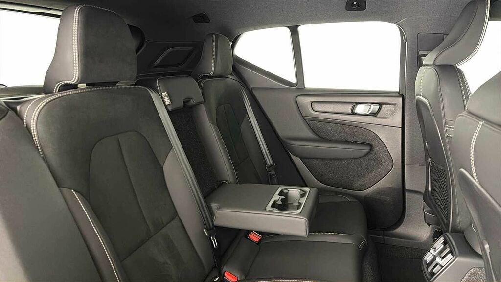Volvo XC40 Plus, B3 Mild Hybrid, Dark Blue #32