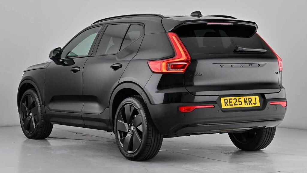 Volvo XC40 Black Edition Plus B4 Mild Hybrid 20 Alloys Heate Black #2