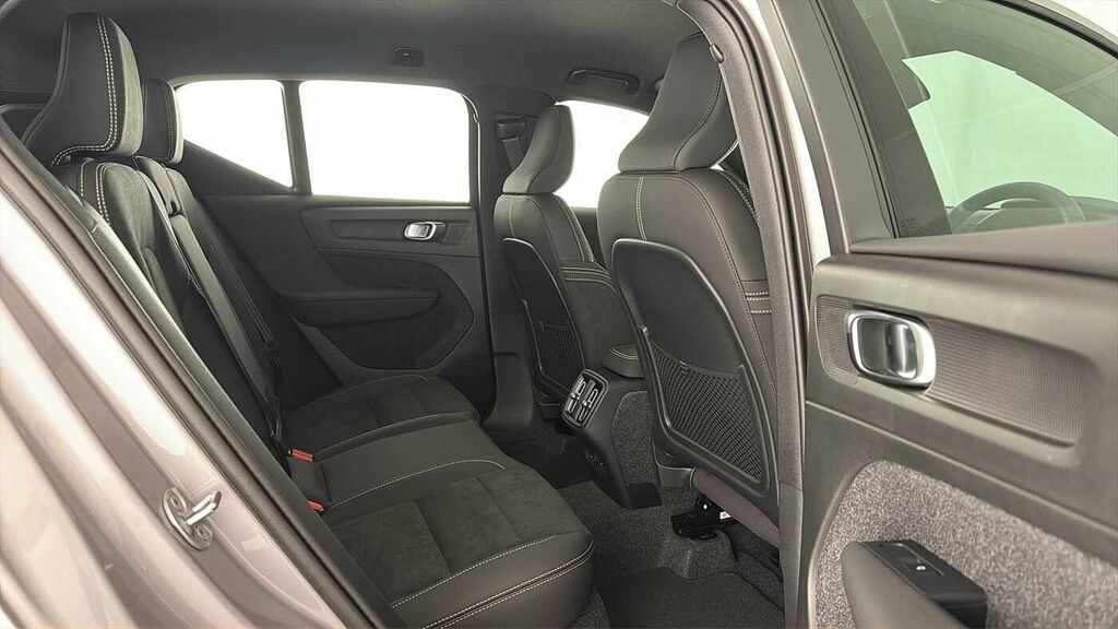 Volvo XC40 2.0 B4p Ultra Black Edition White #14