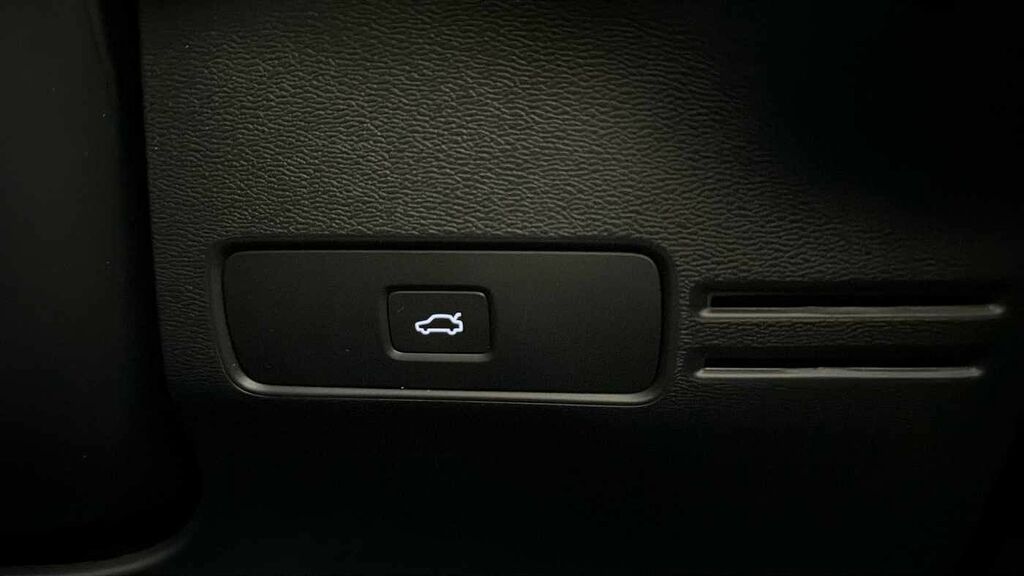 Volvo XC40 2.0 B4p Ultra Black Edition White #40