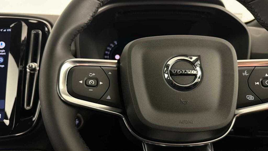 Volvo XC40 2.0 B4p Ultra Black Edition White #18