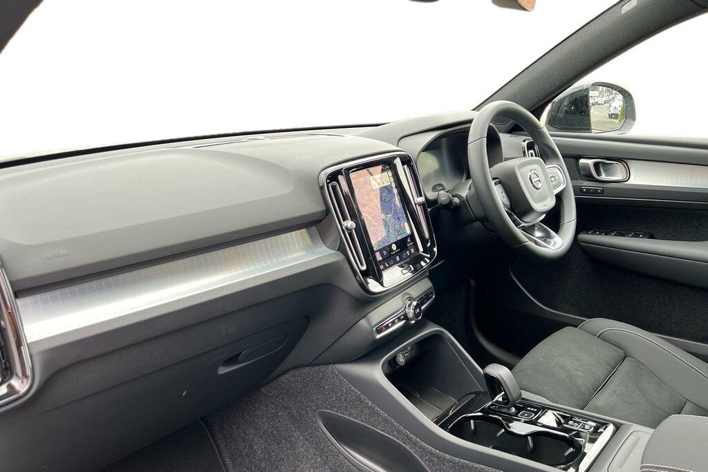 Volvo XC40 Plus, B3 Mild Hybrid, Darkpre-reg - Deliv Grey #4